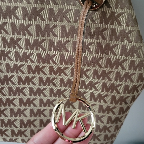 Michael Kors Jet Set Grab Bag Jacquard MK signature. - Picture 3 of 16